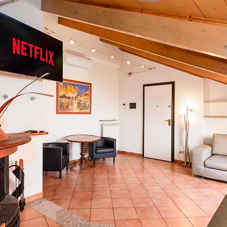 Apartmán Ampia Mansarda E Terrazzo 10 Minuti Dal Centro Turín Exteriér fotografie